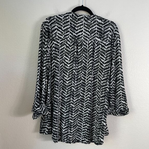 Cocomo Woman Plus 3X Black White Chevron Tunic Top Stretch Shirt Roll Tab Sleeve - Picture 11 of 11
